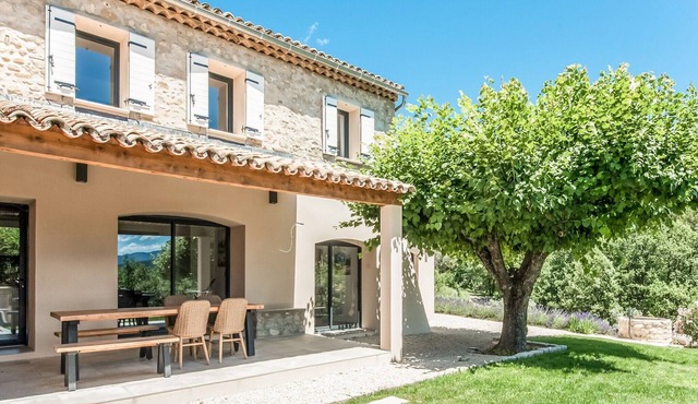 Holiday Home in Vaison la Romaine with Pool