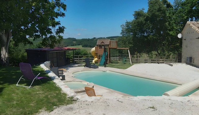 Holiday Home 'Gîte De Caractère En Pleine Nature' with Lake View, Private Pool and Wi-Fi