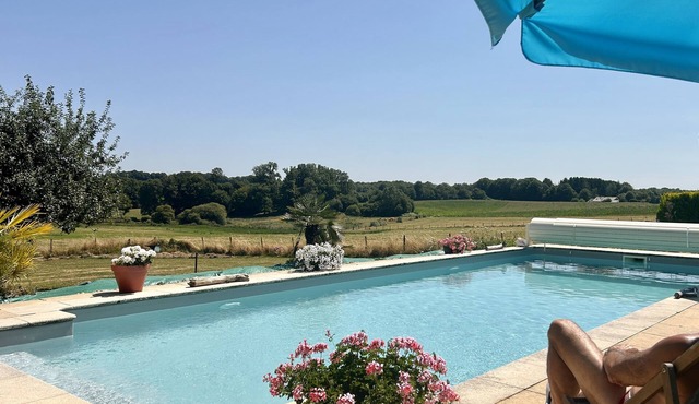 Holiday Home 'Gîte Charmant Forme Et Bien-être' with Shared Pool, Private Terrace and Wi-Fi