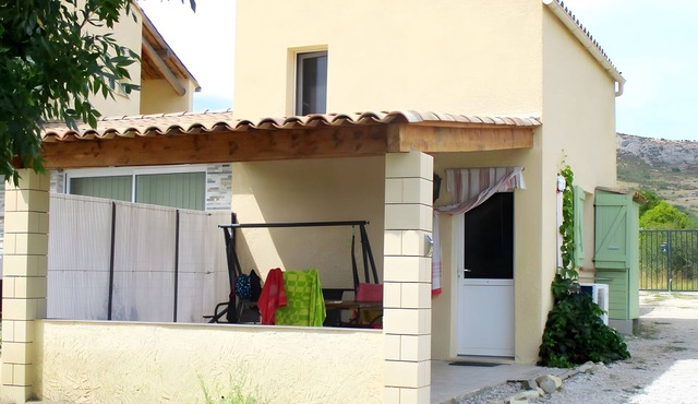 Holiday Home 'Gîte L'amandière' with Mountain View, Wi-Fi and Air Conditioning