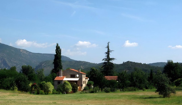 Holiday Home 'Gîte Le Chant Des Oiseaux' with Mountain View, Wi-Fi & Air Conditioning