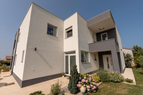 Holiday home Galižana