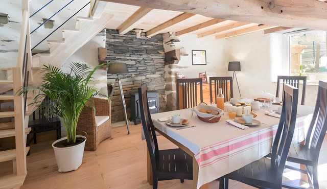Holiday Home 'Gite Au Val De Vilaine' with Private Terrace, Private Garden and Wi-Fi