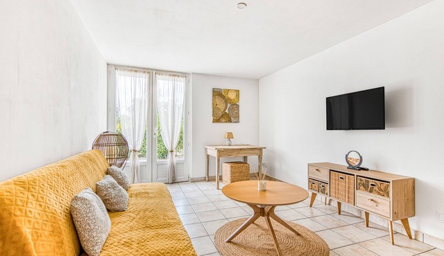 Holiday Home 'Gite Barrail Du Moulin' with Private Terrace and Wi-Fi