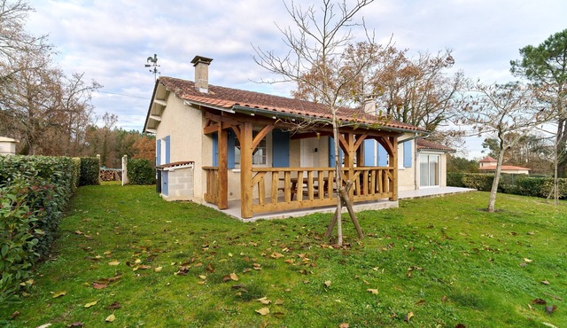 Holiday Home 'Gite Des 3 Étangs' with Private Terrace, Garden and Wi-Fi