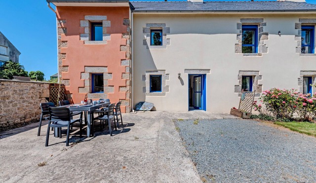 Holiday Home 'Gîte De Pen Douar' with Private Terrace, Private Garden and Wi-Fi