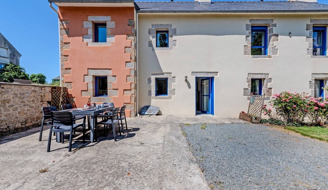 Holiday Home 'Gîte De Pen Douar' with Private Terrace, Private Garden and Wi-Fi