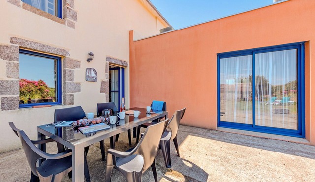 Holiday Home 'Gîte De Pen Ar Mor' with Private Terrace, Private Garden and Wi-Fi