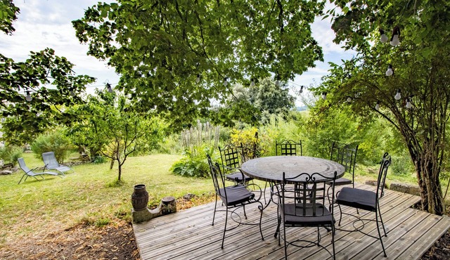Holiday Home 'Gîte Des Bois Du Charme' with Private Terrace and Private Garden