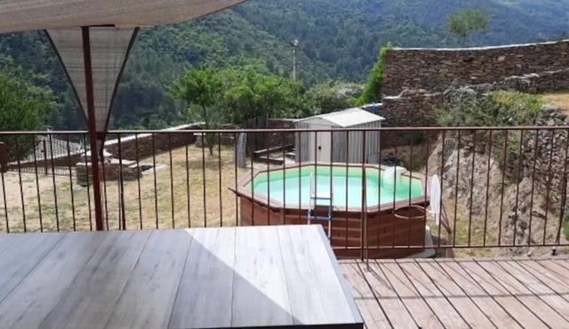 Holiday Home 'Gite Des Retrouvailles' with Private Garden and Wi-Fi