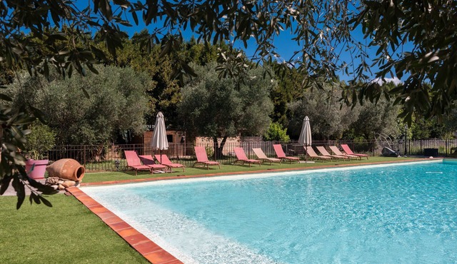 Holiday Home 'Gite Du Mas De L'horte' with Shared Pool, Terrace and Shared Garden