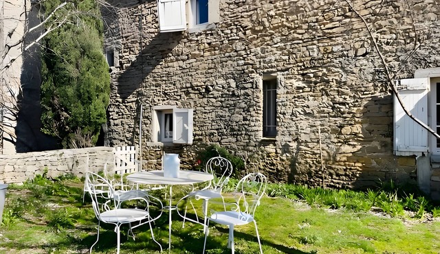 Holiday Home “Gîte - Entre Amis” with Shared Pool, Wi-Fi & Air Conditioning