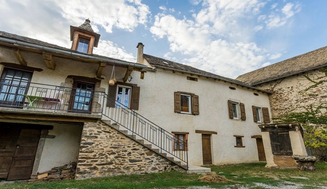 Holiday Home 'Gîte Enzo' with Private Terrace, Private Garden and Balcony