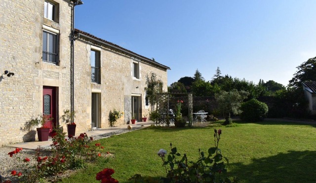 Holiday Home 'Gîte et Truffe' with Private Terrace and Private Garden