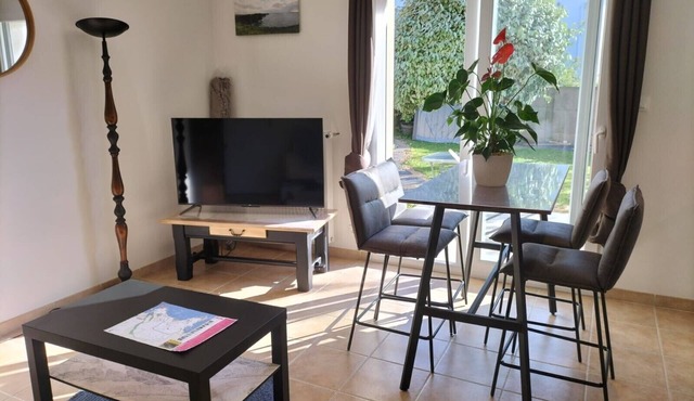 Holiday Home 'Gite Paul Sallou' with Private Terrace, Private Garden and Wi-Fi