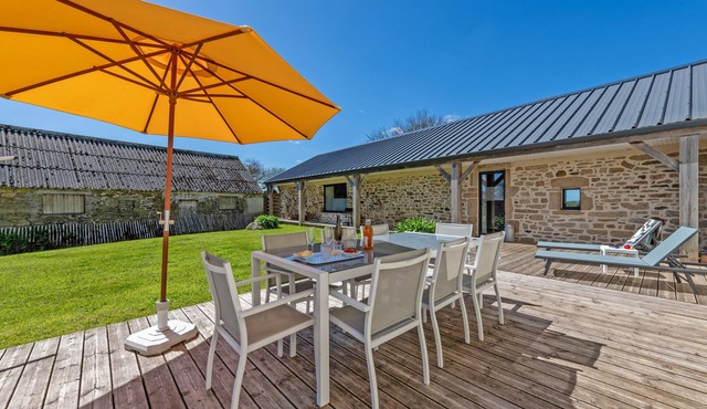 Holiday Home 'Gîte With Private Heated Pool' with Private Terrace, Garden & Wi-Fi