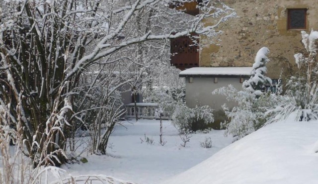 Holiday Home 'Gite La Salicorne' with Mountain View, Shared Pool and Wi-Fi