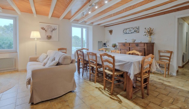Holiday Home 'Gîte Le Moutat-L'Etable' with Private Terrace, Private Garden and Wi-Fi