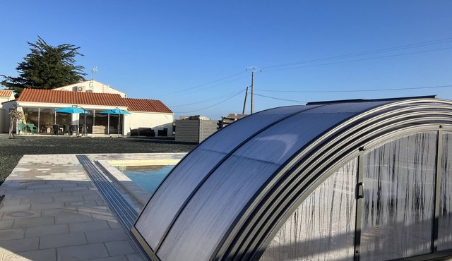 Holiday Home 'Gîte Les 2 Fontaines' with Private Pool, Spa, Wi-Fi & Air Conditioning