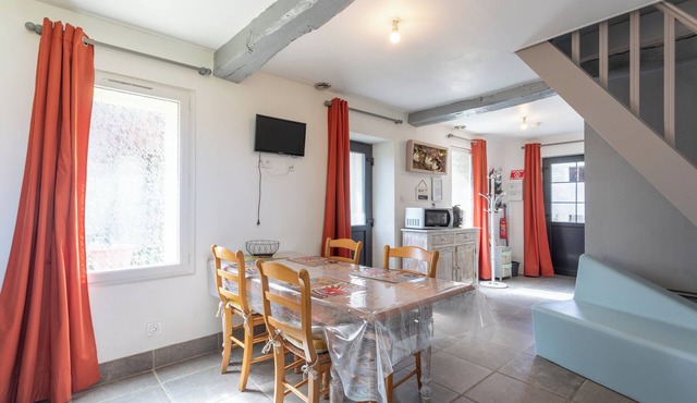 Holiday Home 'Gîte les Charmilles' with Private Terrace, Private Garden and Wi-Fi