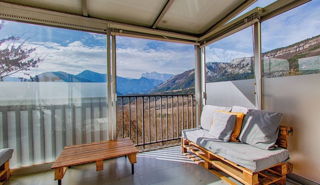 Holiday Home 'Gîte Ludomi' with Mountain View, Balcony and Wi-Fi