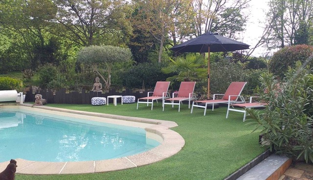 Holiday Home 'Gîte Malabeille' with Shared Pool, Private Terrace and Wi-Fi