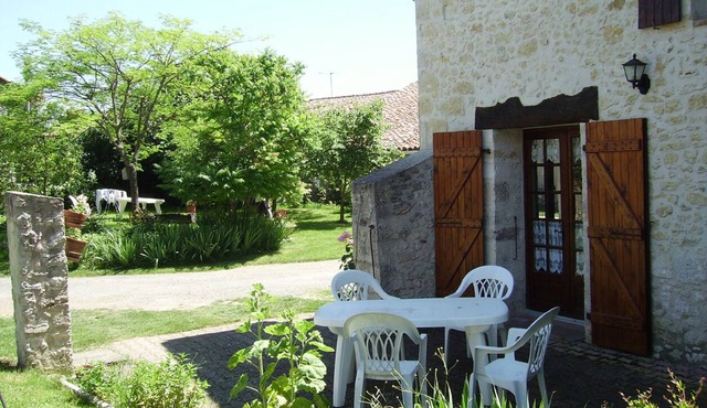 Holiday Home 'Gite Plavengudo' with Private Terrace, Private Garden and Wi-Fi