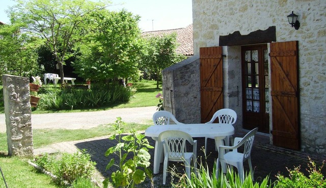 Holiday Home 'Gite Plavengudo' with Private Terrace, Private Garden and Wi-Fi