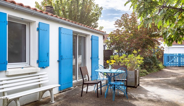 Holiday Home 'Gîte Tout Confort 800m Plage' with Private Terrace and Private Garden