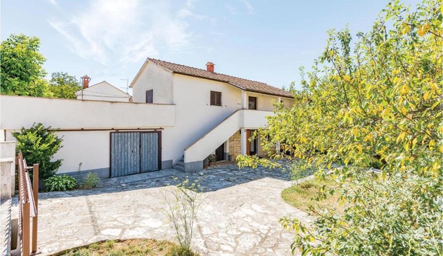 Holiday home Gljuscici V