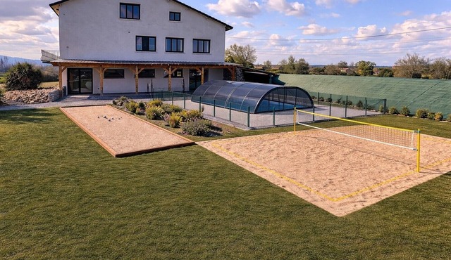 Holiday Home 'Grand Gîte - Sallle De Réception' with Private Terrace, Wi-Fi and Air Conditioning