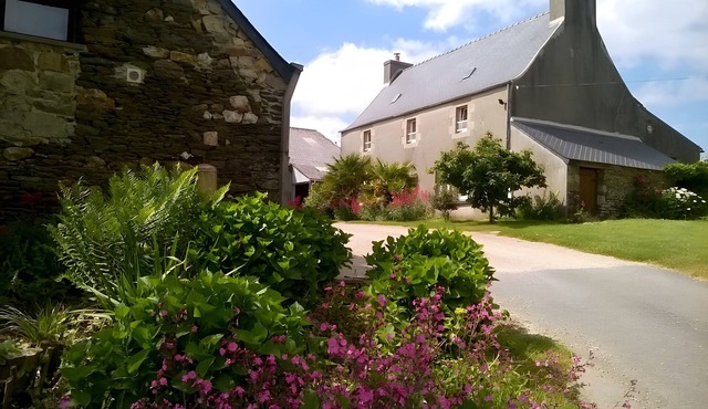 Holiday Home 'Grand Gîte - Ferme De' with Shared Garden and Wi-Fi