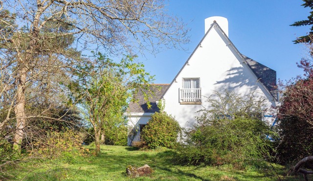 Holiday Home 'Grande Maison Familiale' with Private Terrace and Private Garden