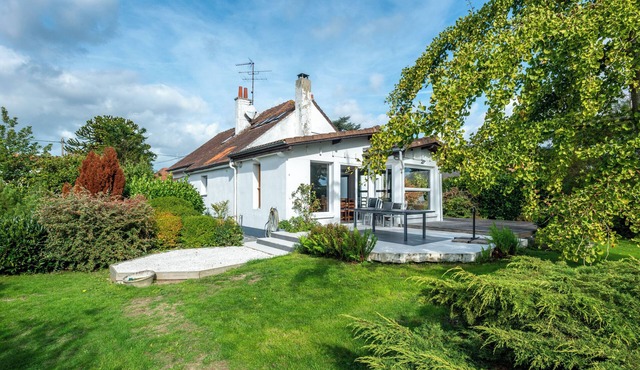 Holiday Home 'Grande Maison Familliale' with Private Terrace, Private Garden and Wi-Fi