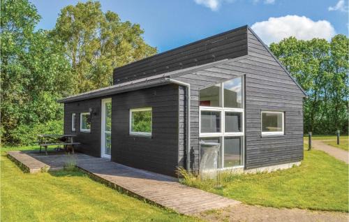 Holiday Home Halvejen Hytte Spjald Ii