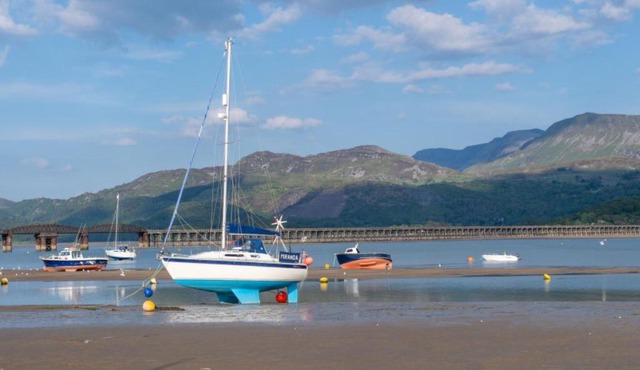 Holiday Home Hideaway by Interhome