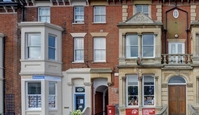 Holiday Home High Street 4 by Interhome