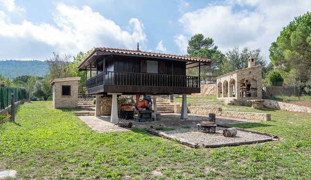 Holiday Home "Horrio" with Mountain View, Shared Pool & Wi-Fi