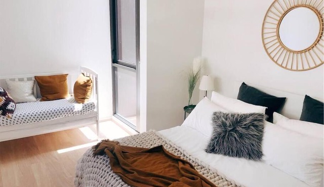 Holiday home /Hurstville/close to station/airport