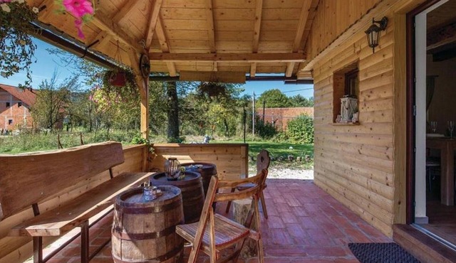 Holiday Home Ico - Three Bedroom Holiday Home with Swimming Pool