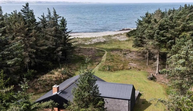 Holiday home in 1st row by the Limfjord
