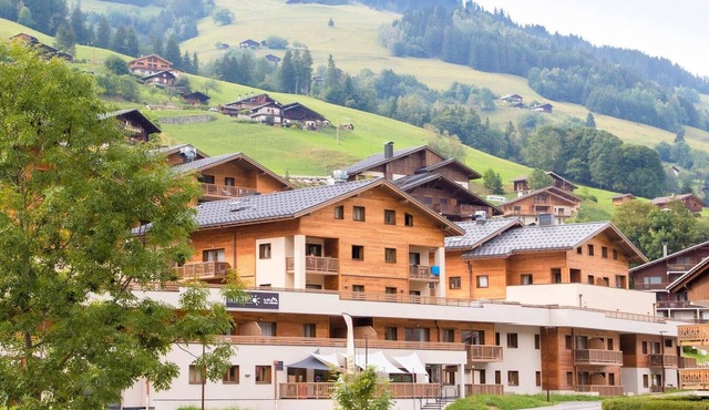 Holiday Home in Alps near Ski Trails