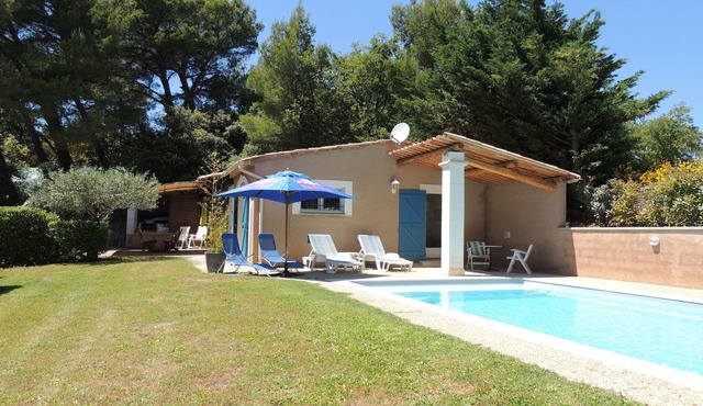 Holiday Home in Buisson with Private Pool