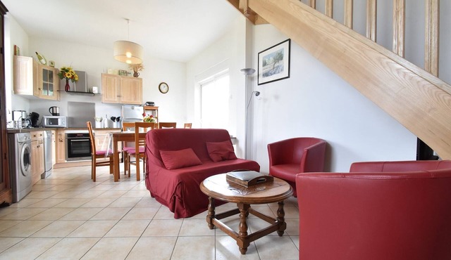 Holiday Home in Crux-la-Ville near Lake