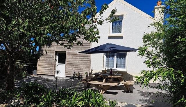 Holiday Home in Cléder near Les Amiets Beach