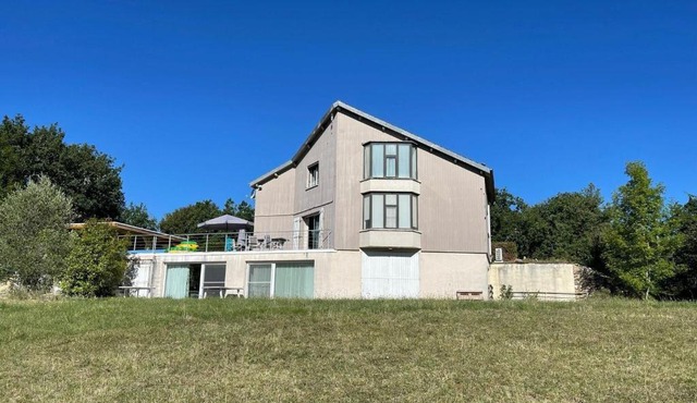 Holiday Home in Dordogne with Pool & Bubble Bath
