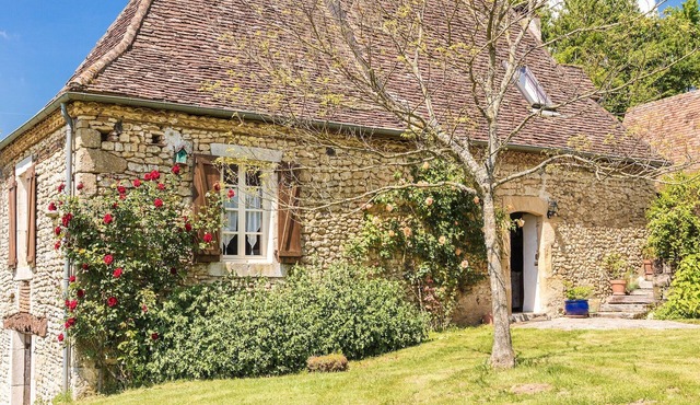 Holiday Home in Dordogne with Private Pool