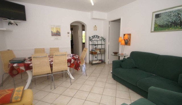 Holiday home in Vic-sur-Seille near the forest