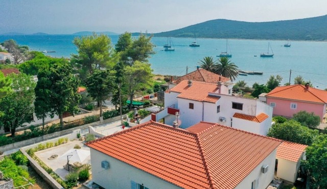 Holiday Home in Ist with Terrace, Air condition, WIFI, Washing machine (5103-1)