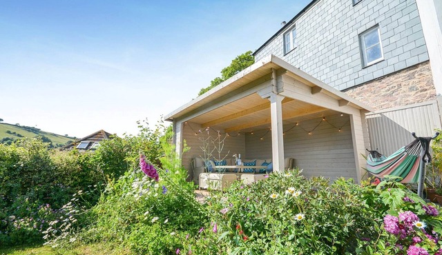 Holiday Home in Kingsand near the Beach